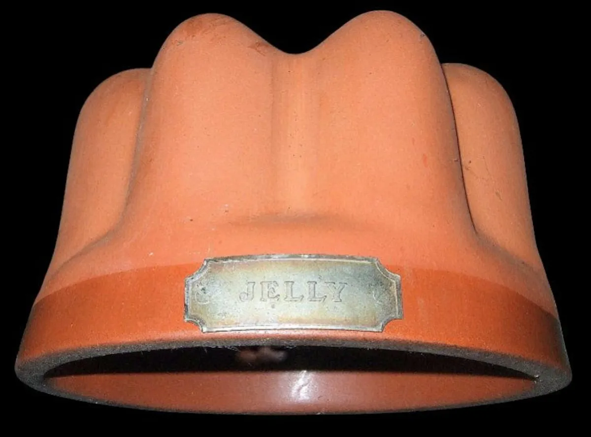 Victorian Terracotta Jelly Mould – Vintage Kitchen - Image 1