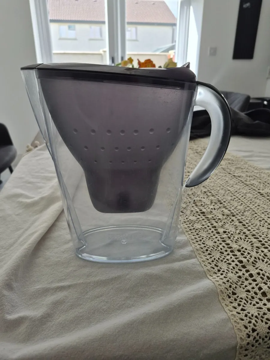 BRITA Water Filter Jug  2.4ltr - Image 1