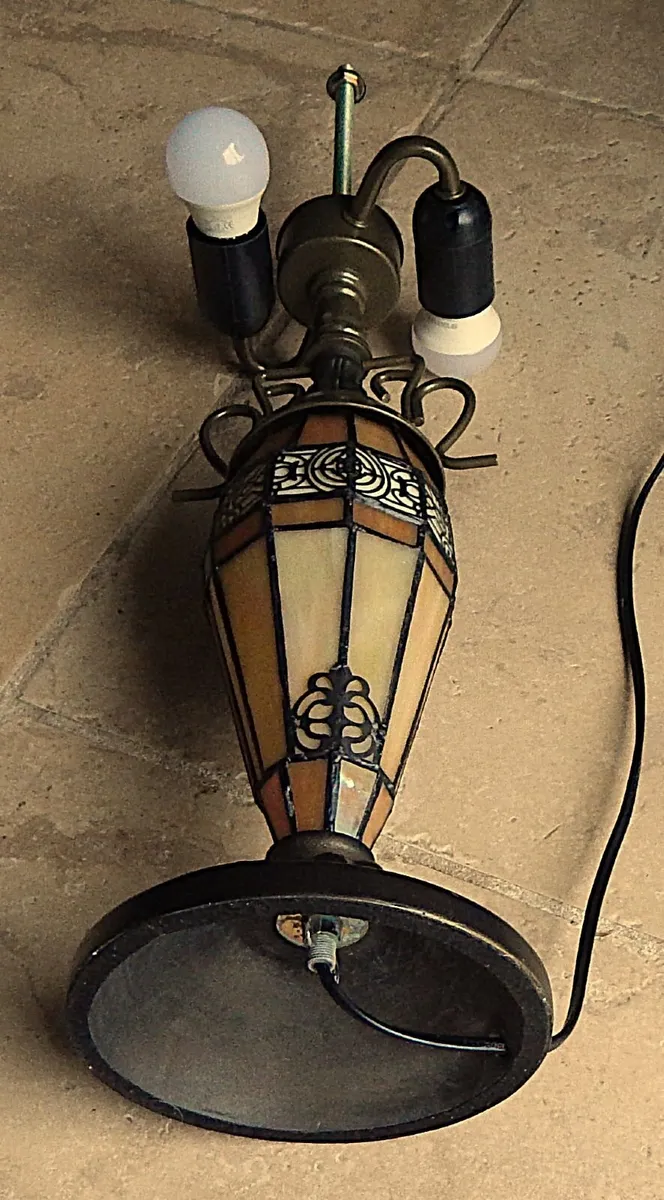 Tiffany Style Table Lamp with Twin Lights - Image 4