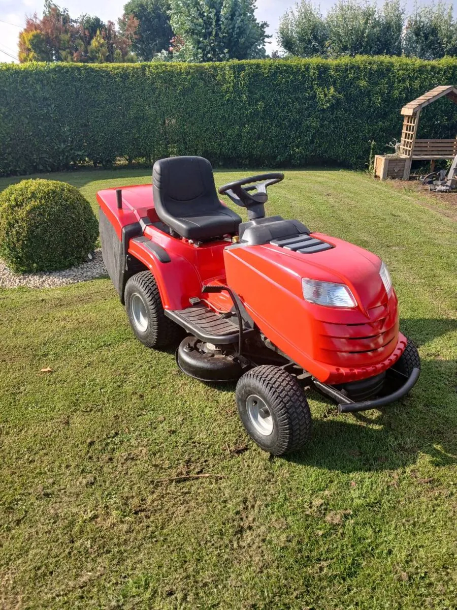 Castlegarden hydrostatic excellent condition - Image 1