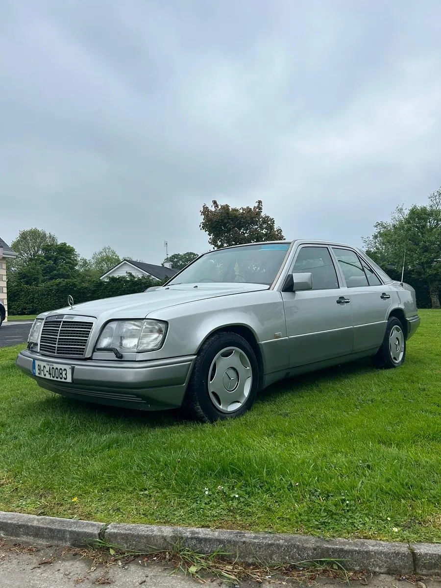 1991 Mercedes E300 W124 - Image 1
