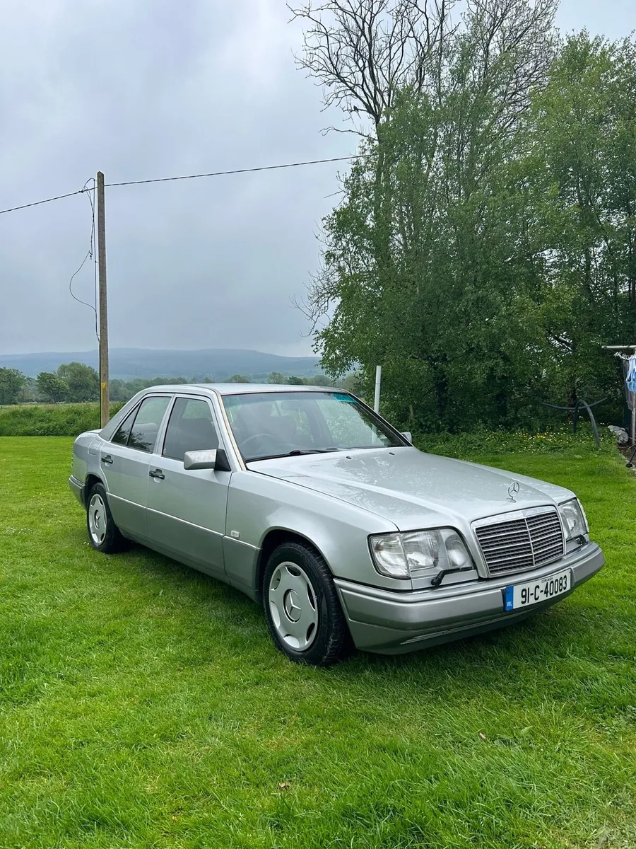 1991 Mercedes E300 W124 - Image 2