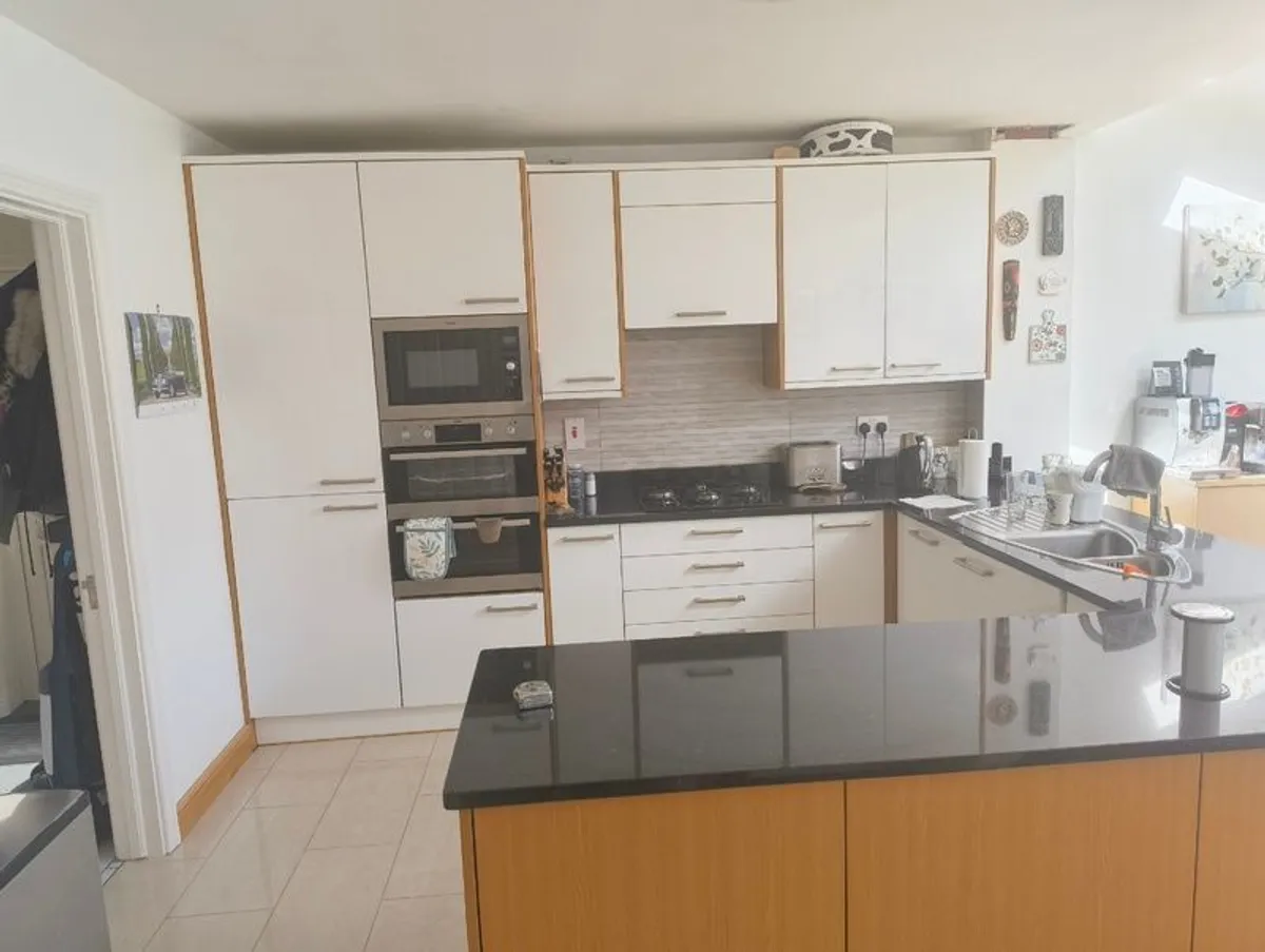 Fitted Kitchen - Image 1