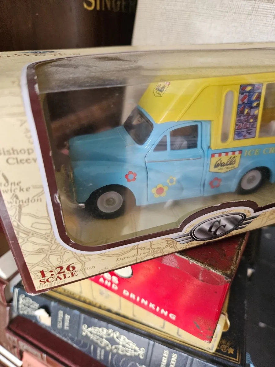 Corgi Saico Morris Minor Ice Cream Van - Image 3