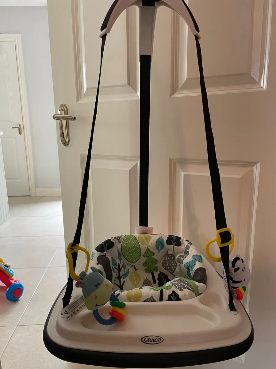 Graco door bouncer - Image 1