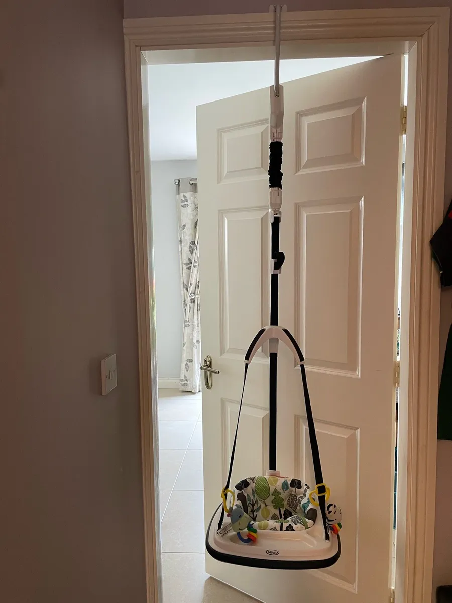 Graco door bouncer - Image 2