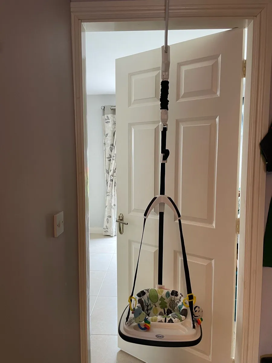 Graco door bouncer - Image 3