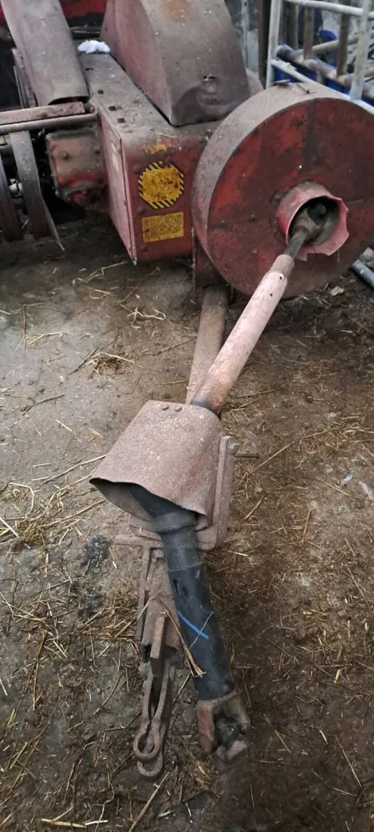 International B46 baler - Image 3