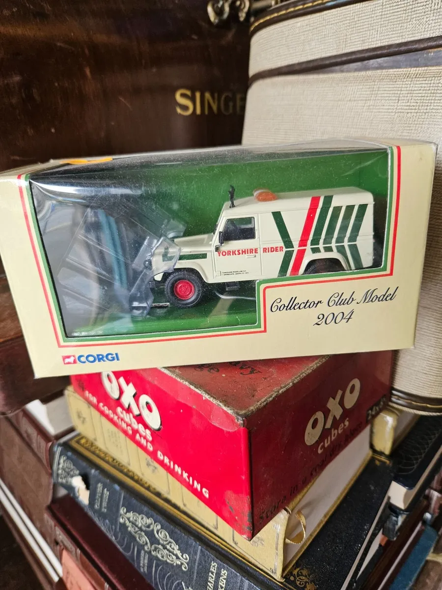 Corgi Landrover - Image 1