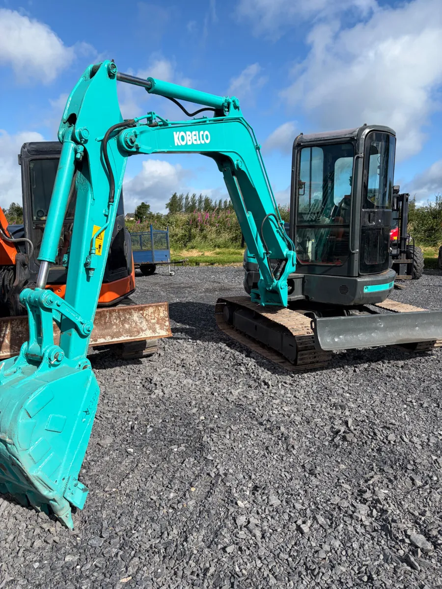 Kobelco sk55 5.5t digger for sale - Image 1