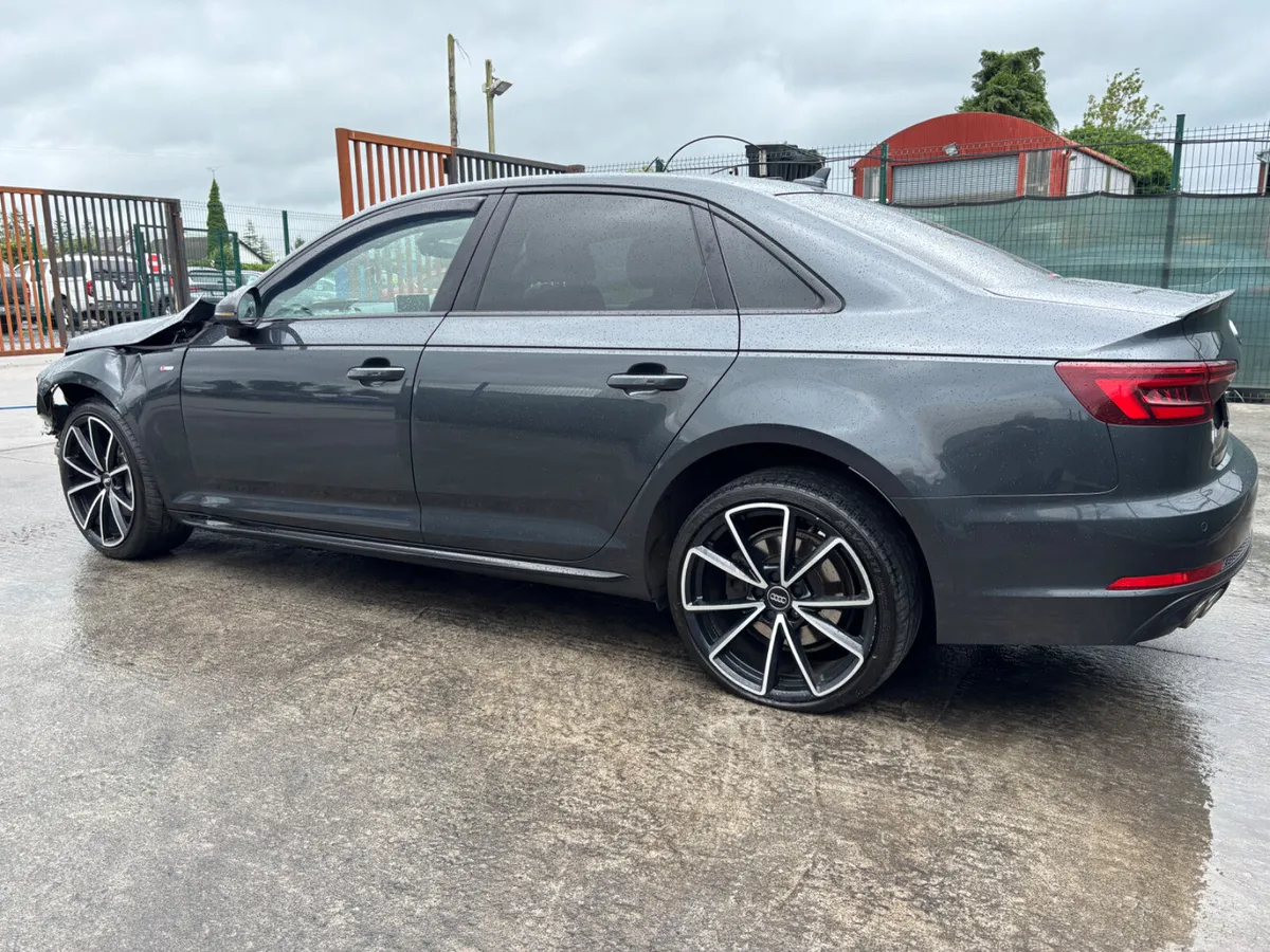 181 Audi A4  S Line Automatic  Light Damage - Image 4