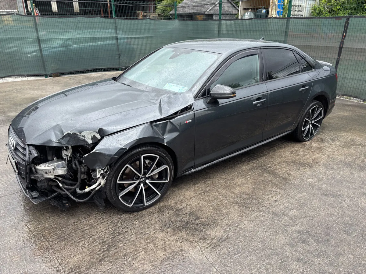181 Audi A4  S Line Automatic  Light Damage - Image 2