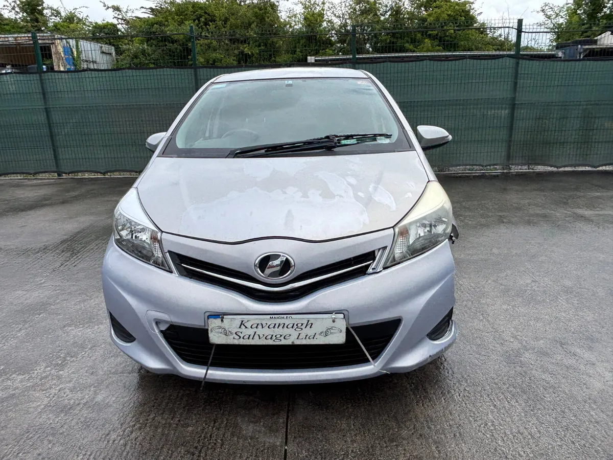 2012 Toyota Vitz Automatic 82km - Image 3