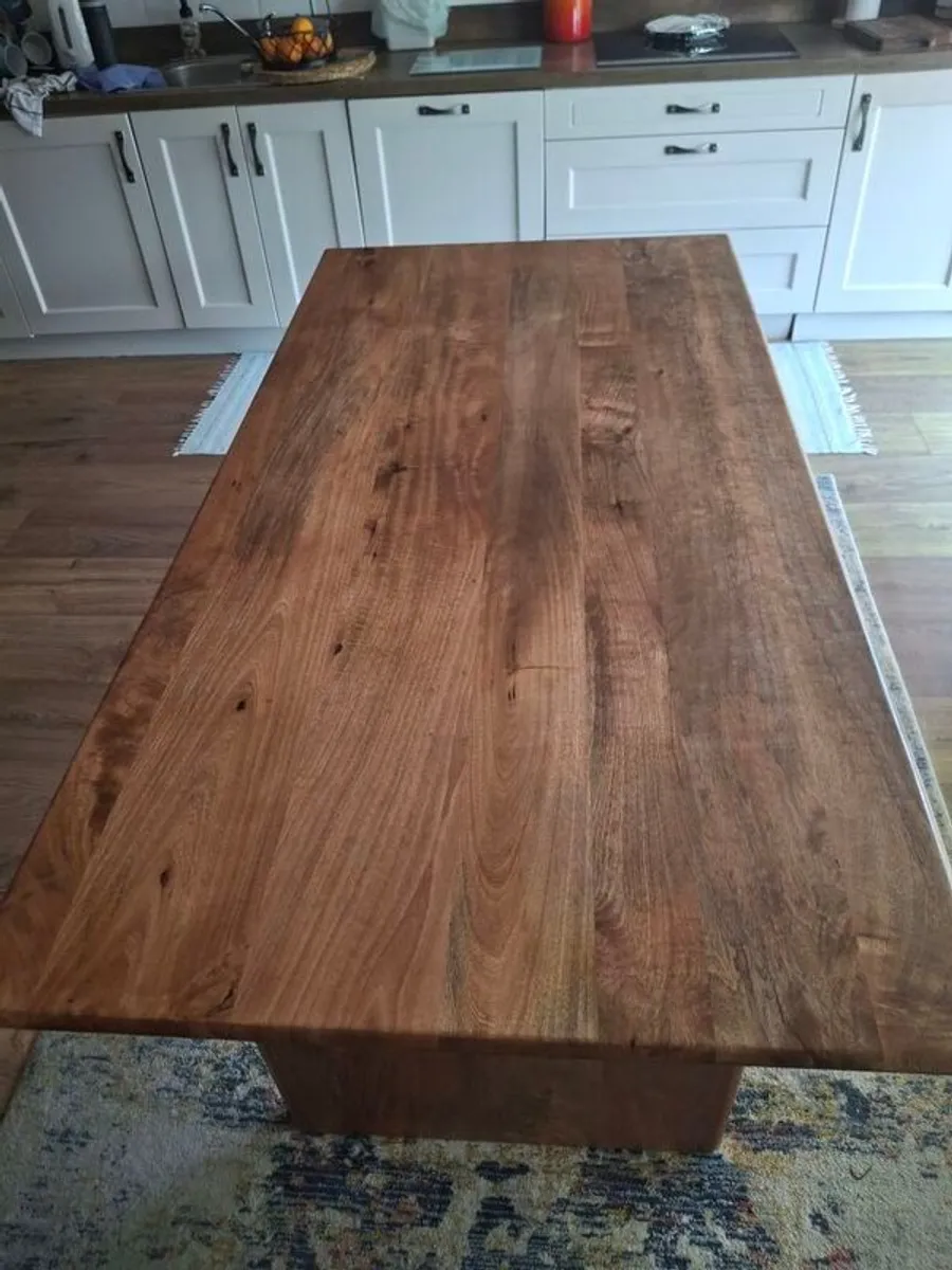 Dining table - Image 1
