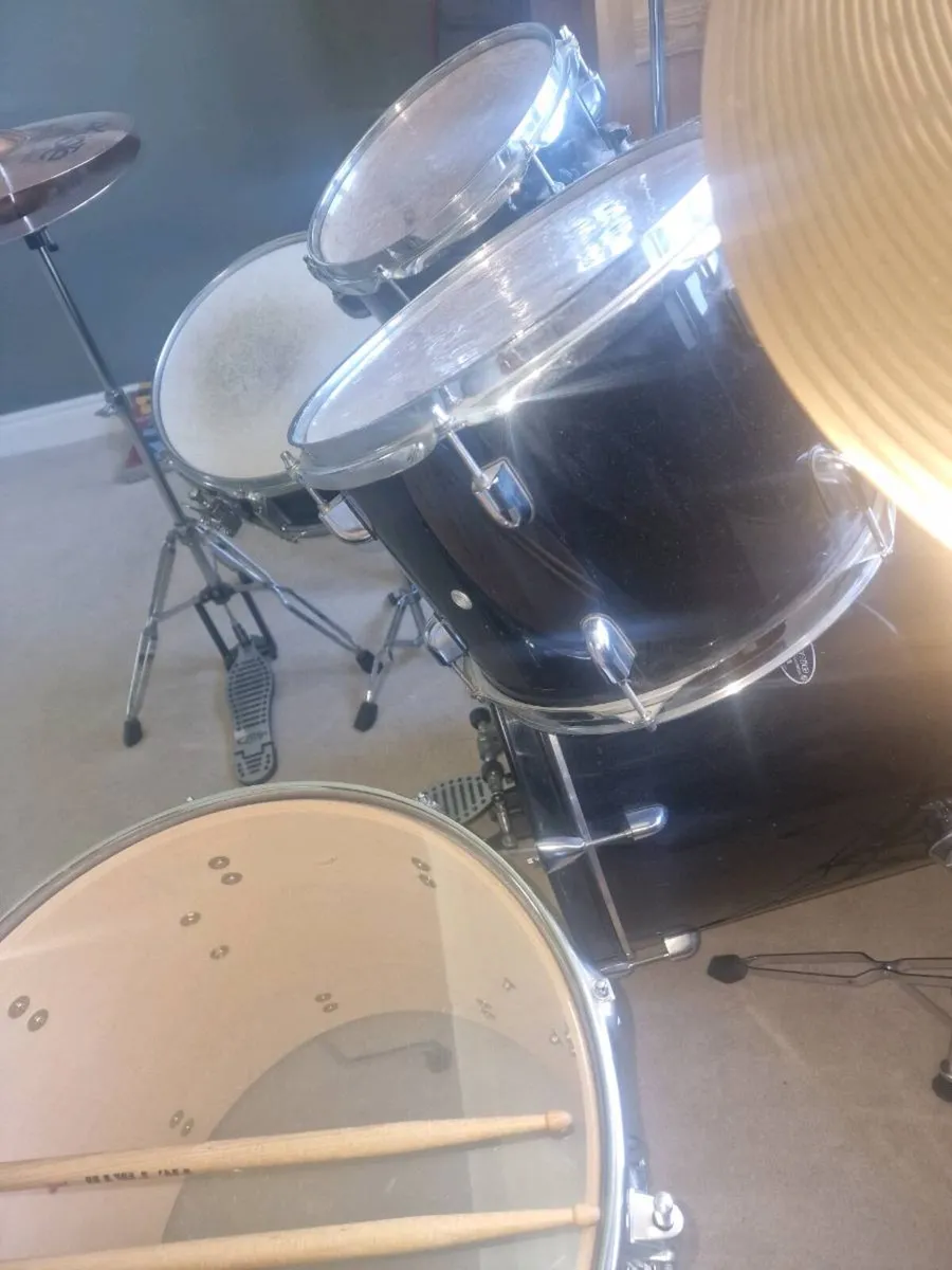 Drum Kit - Image 1