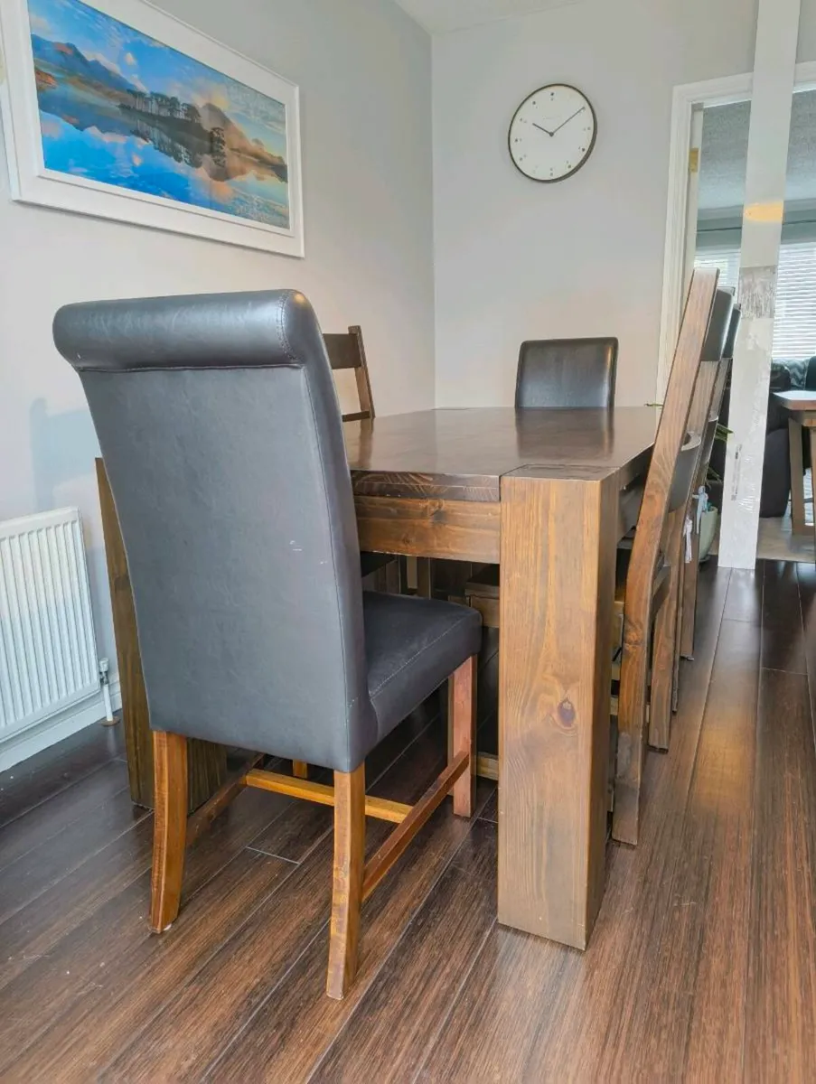 Solid Dining table and 6 chairs - Image 4