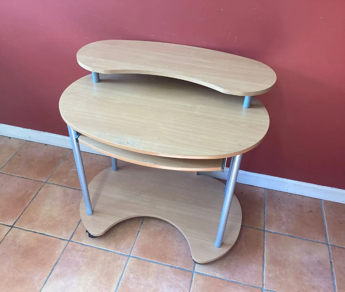 Mobile 3-Tier Computer Desk w/ Pull-Out Tray - Image 3