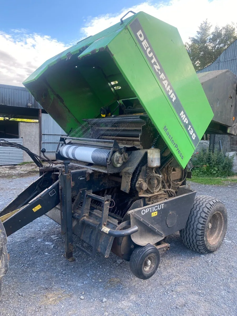 Deutz-Fahr MP135 round baler - Image 1