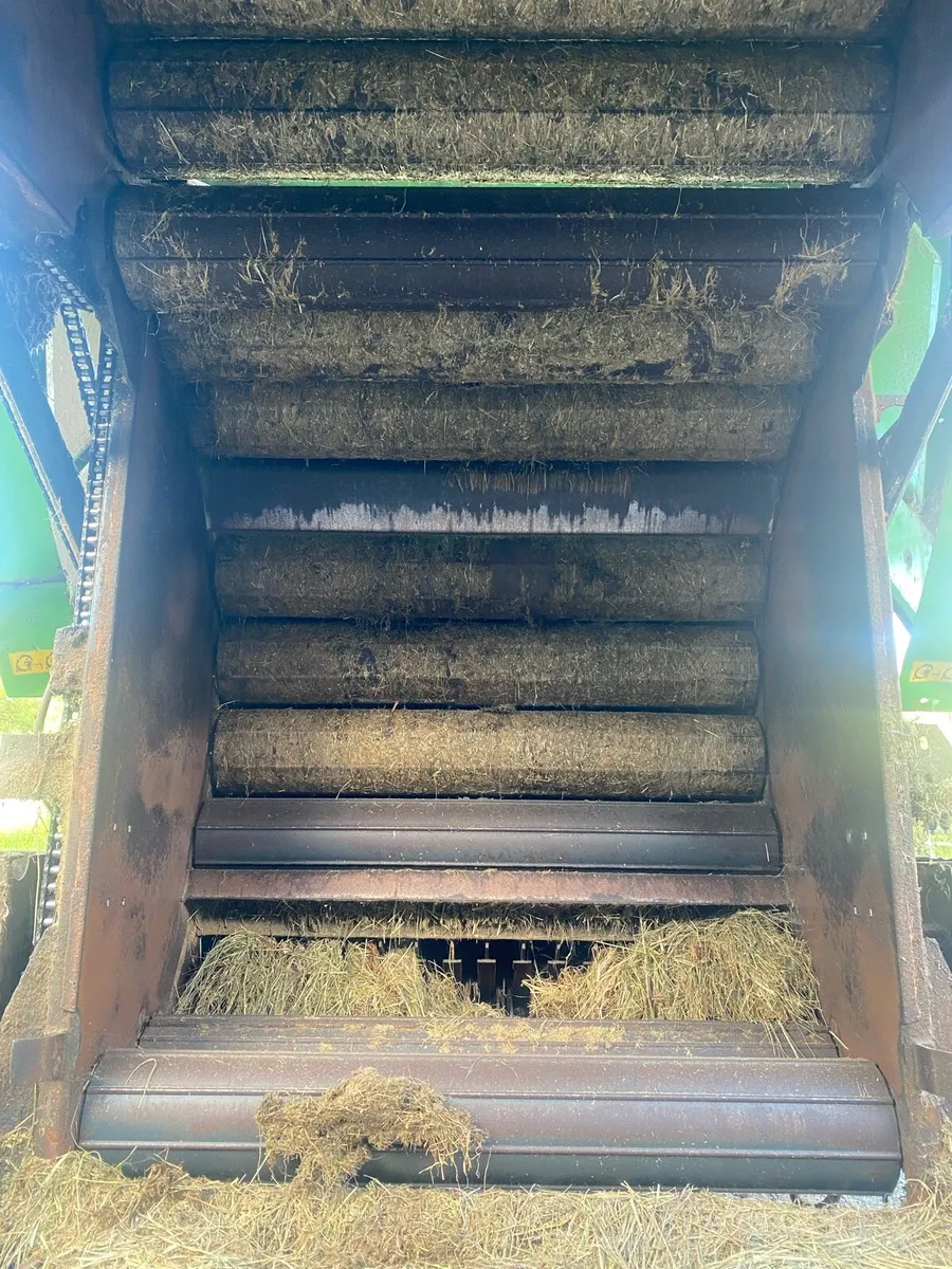 Deutz-Fahr MP135 round baler - Image 3