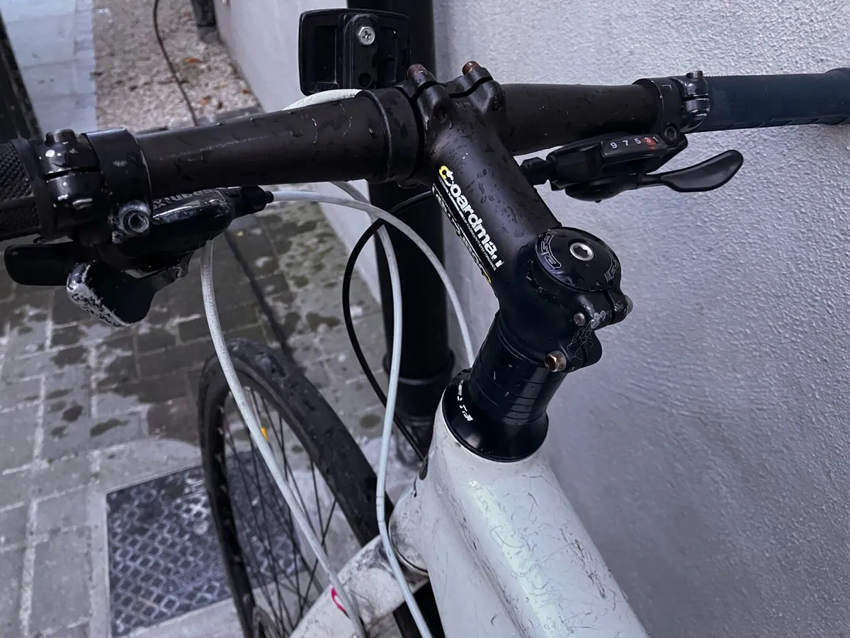 Boardman Hybrid Bike, size S, 18 gears - Image 3