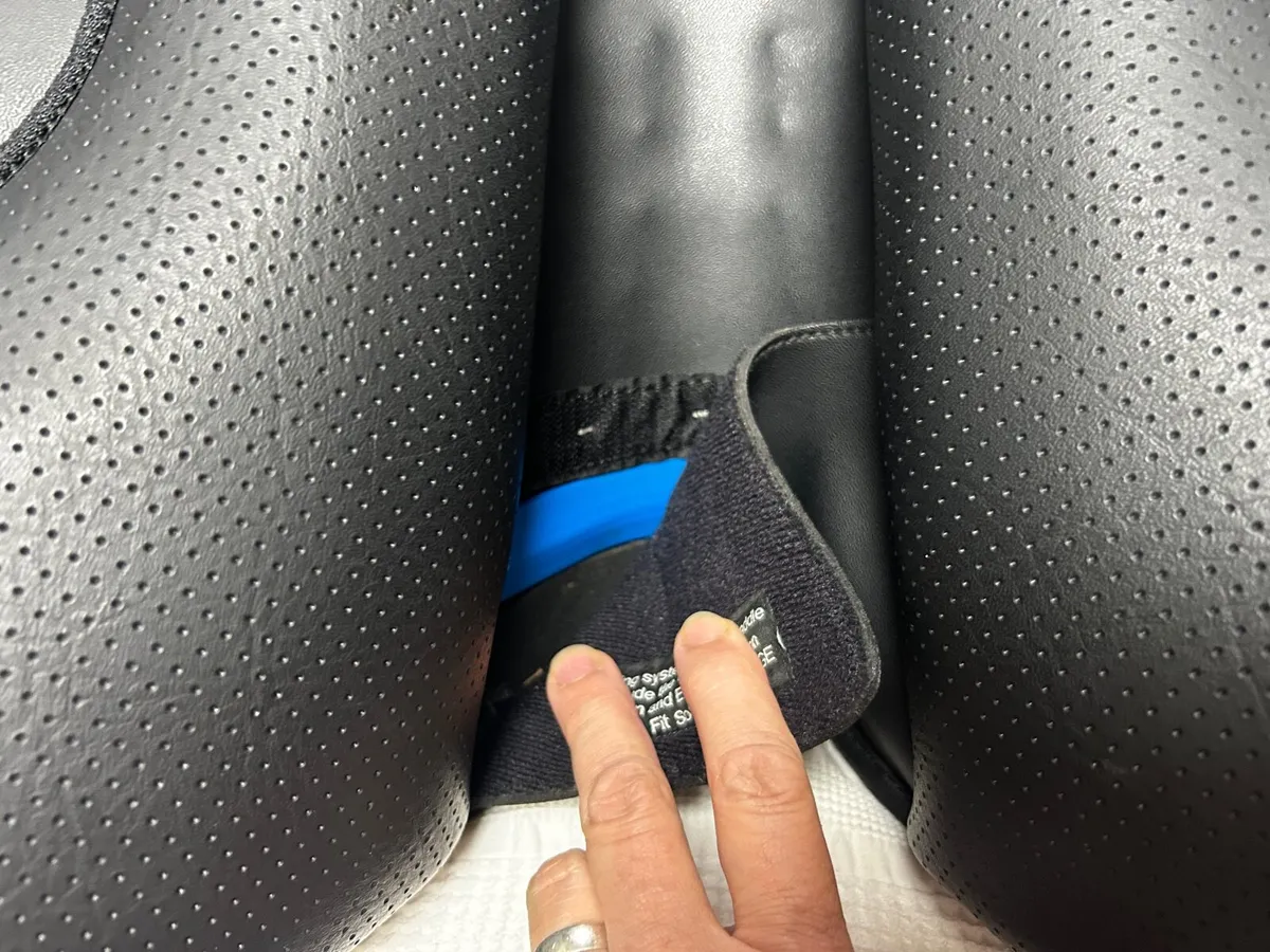 New Wintec 500 close contact jump Saddle 16.5” - Image 3