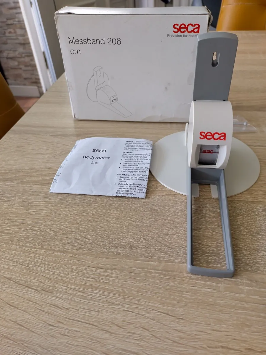 Stadiometer ( for measuring a person's height) - Image 1