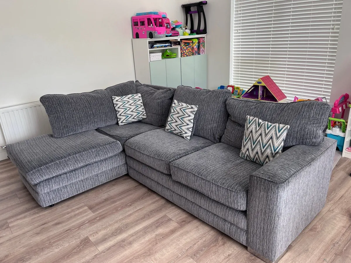 L shape sofa - Image 1