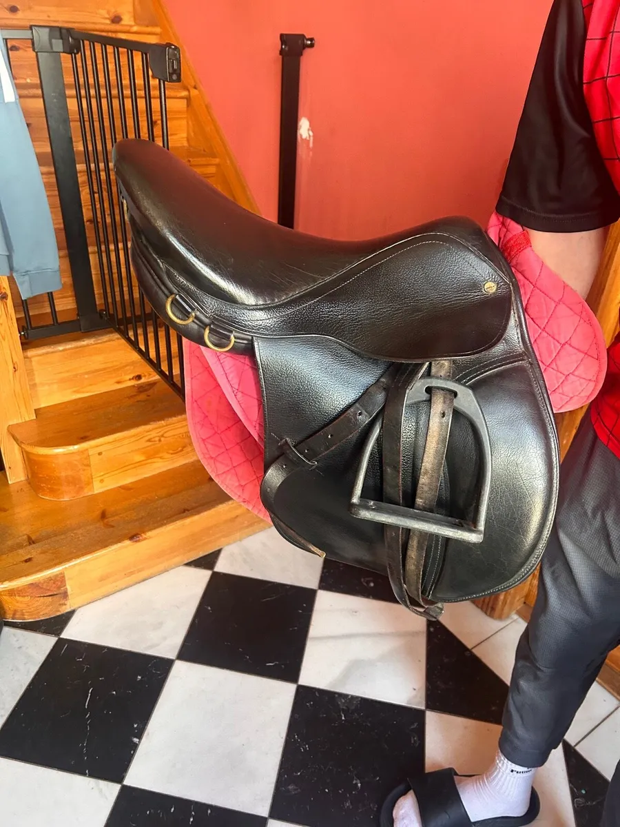Black leather show saddle - Image 3