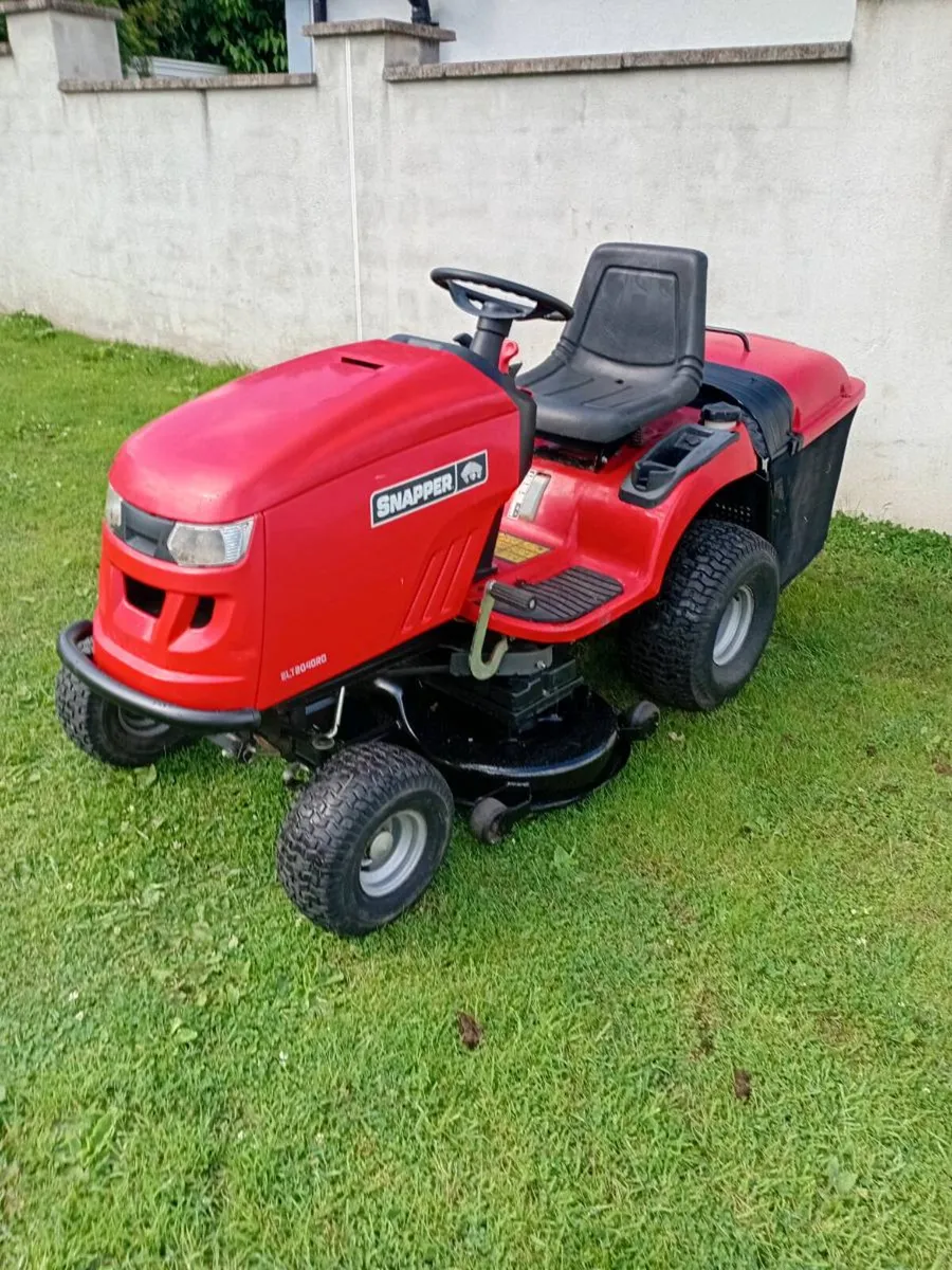 Ride on lawnmower - Image 2