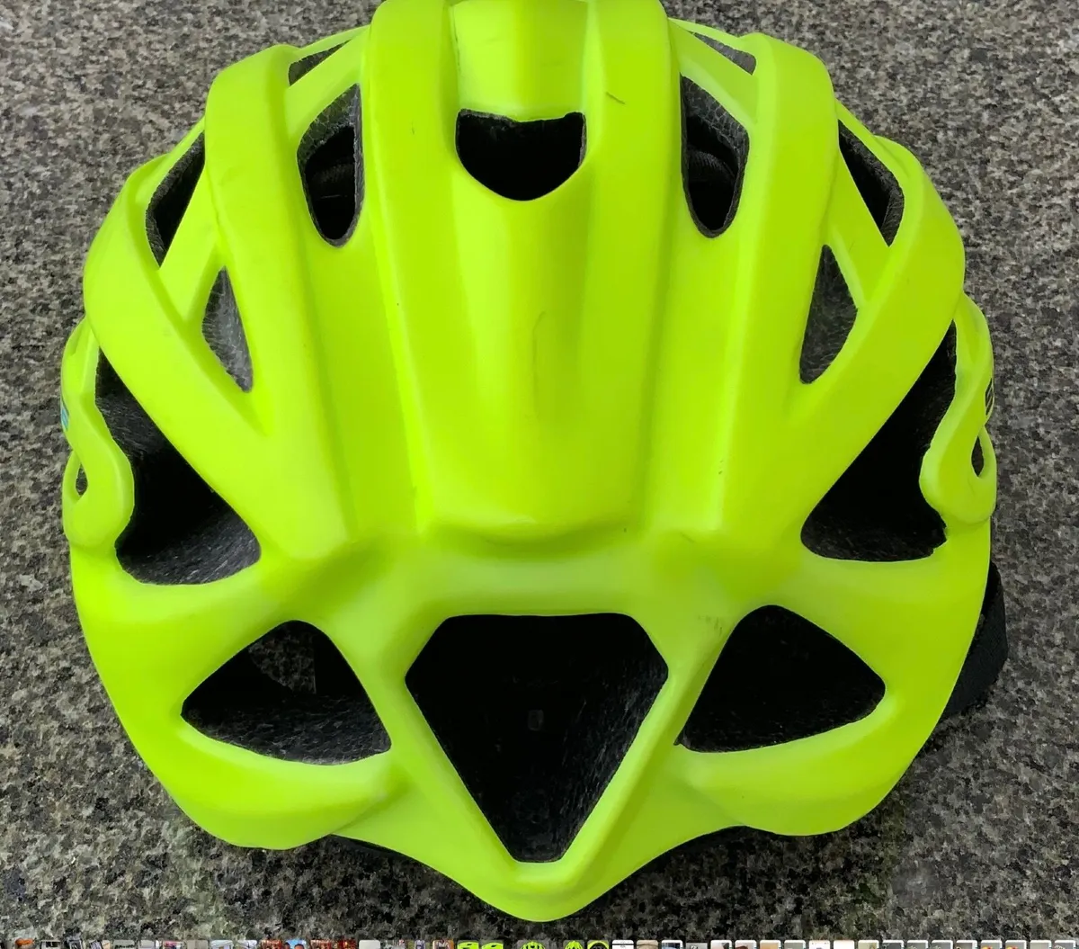 S LIte Solid Yellow Adult Bike Helmet. - Image 2