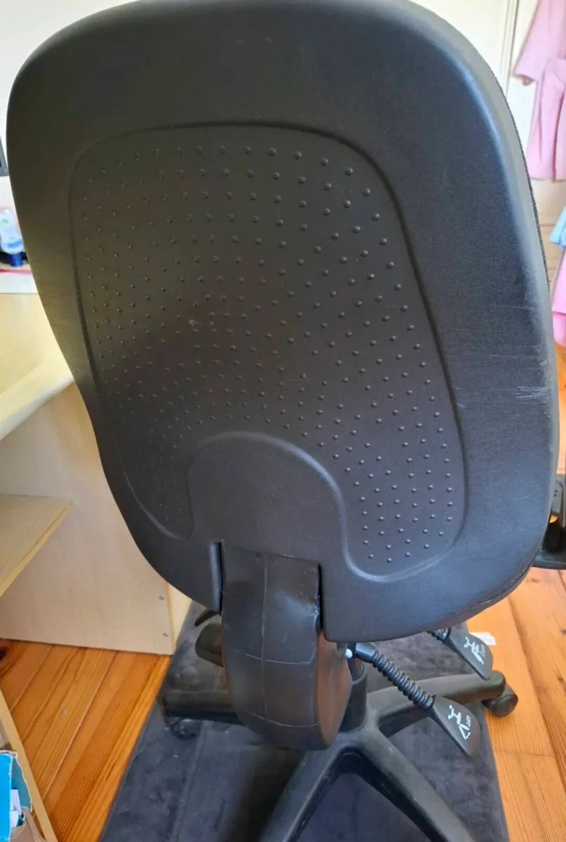 Office Chair - Image 4