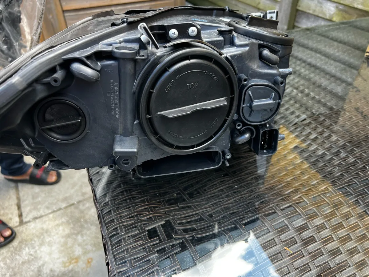 BMW Headlamp for F10 5 series LHS for a LHD car - Image 4