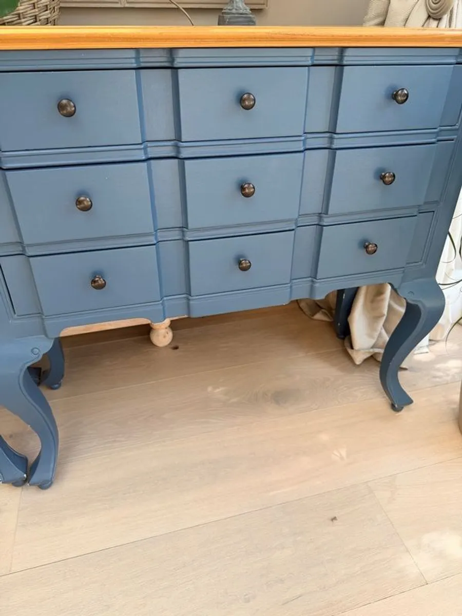 Pair of Coach House chest of drawers - Image 3