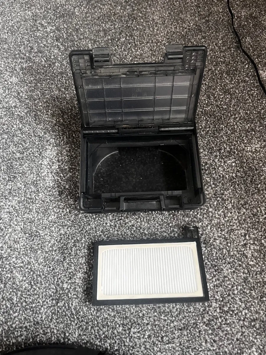 Eufy x8 Pro robot vacuum - Image 3