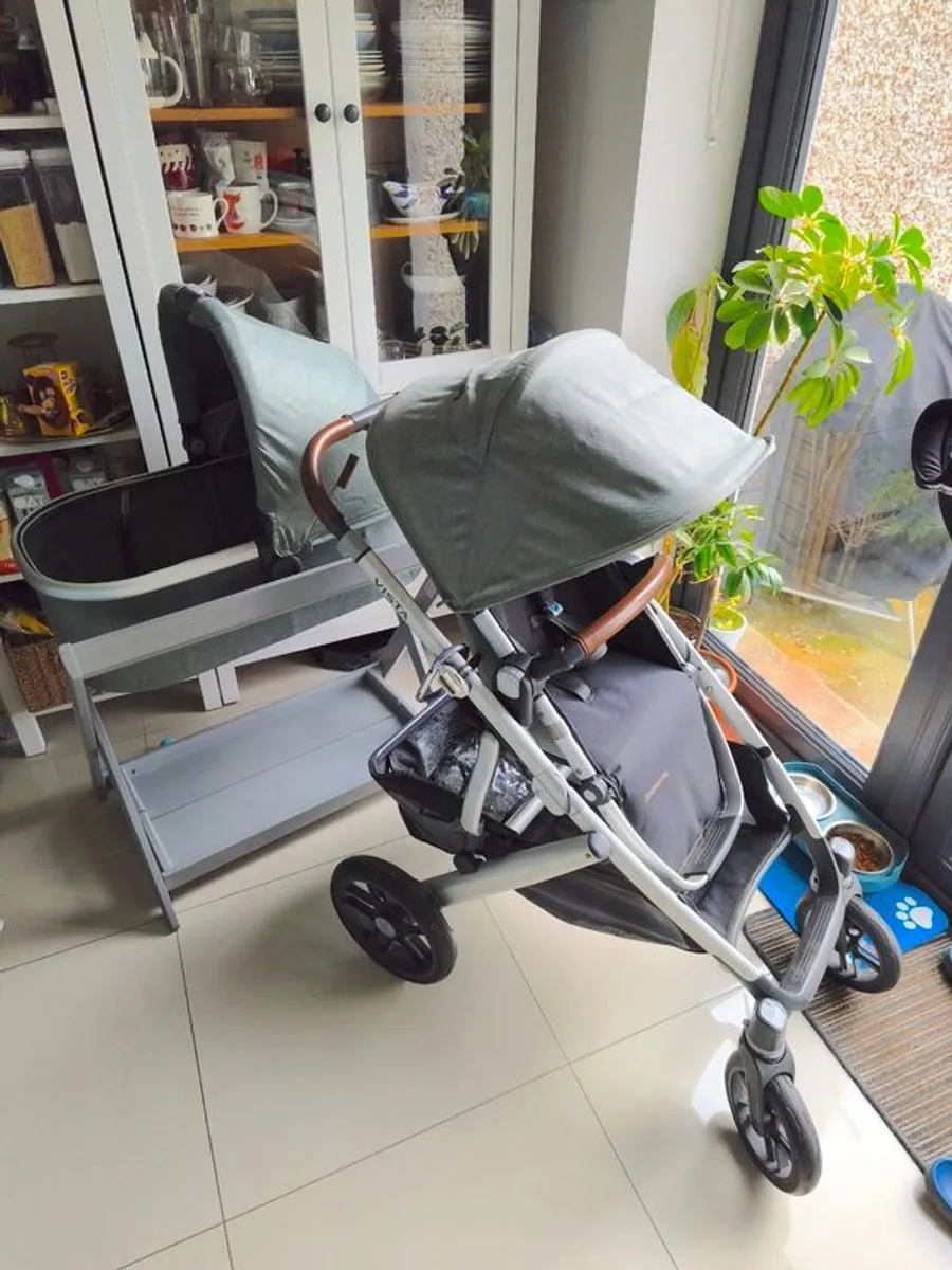 Uppababy Vista 2 (Full Bundle) - Travel System (Buggy/Bassinet/Car seat) + Adaptors & Accessories - Image 1