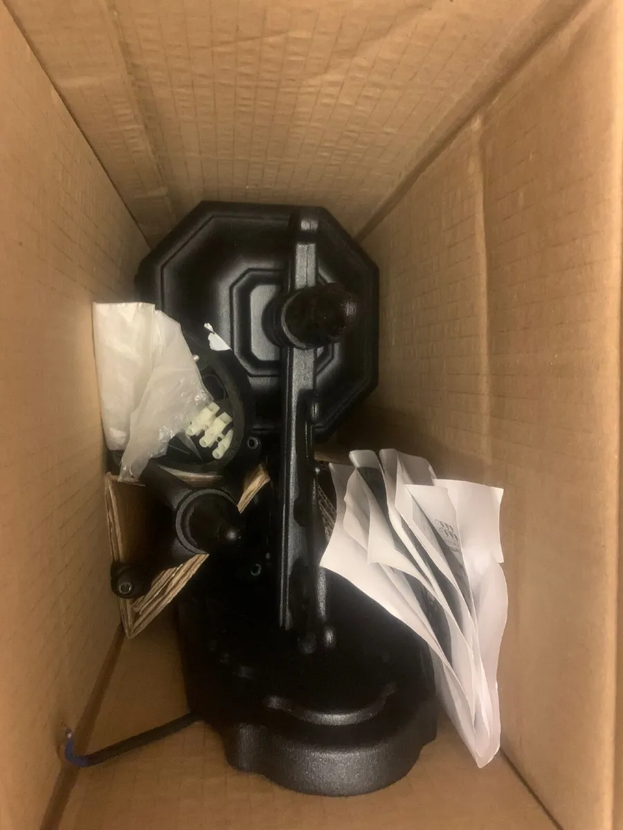 Brand New Outdoor Wall Lantern Light – Unused - Image 4
