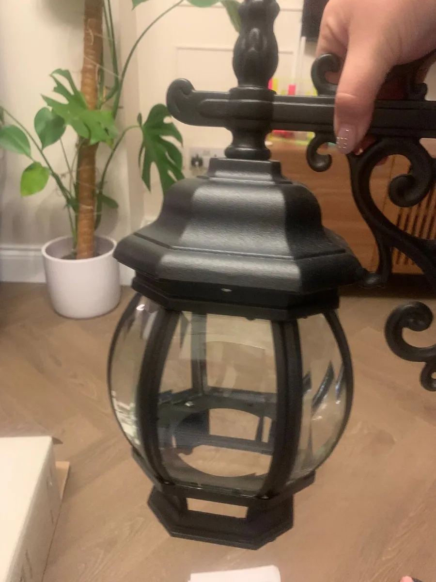 Brand New Outdoor Wall Lantern Light – Unused - Image 1