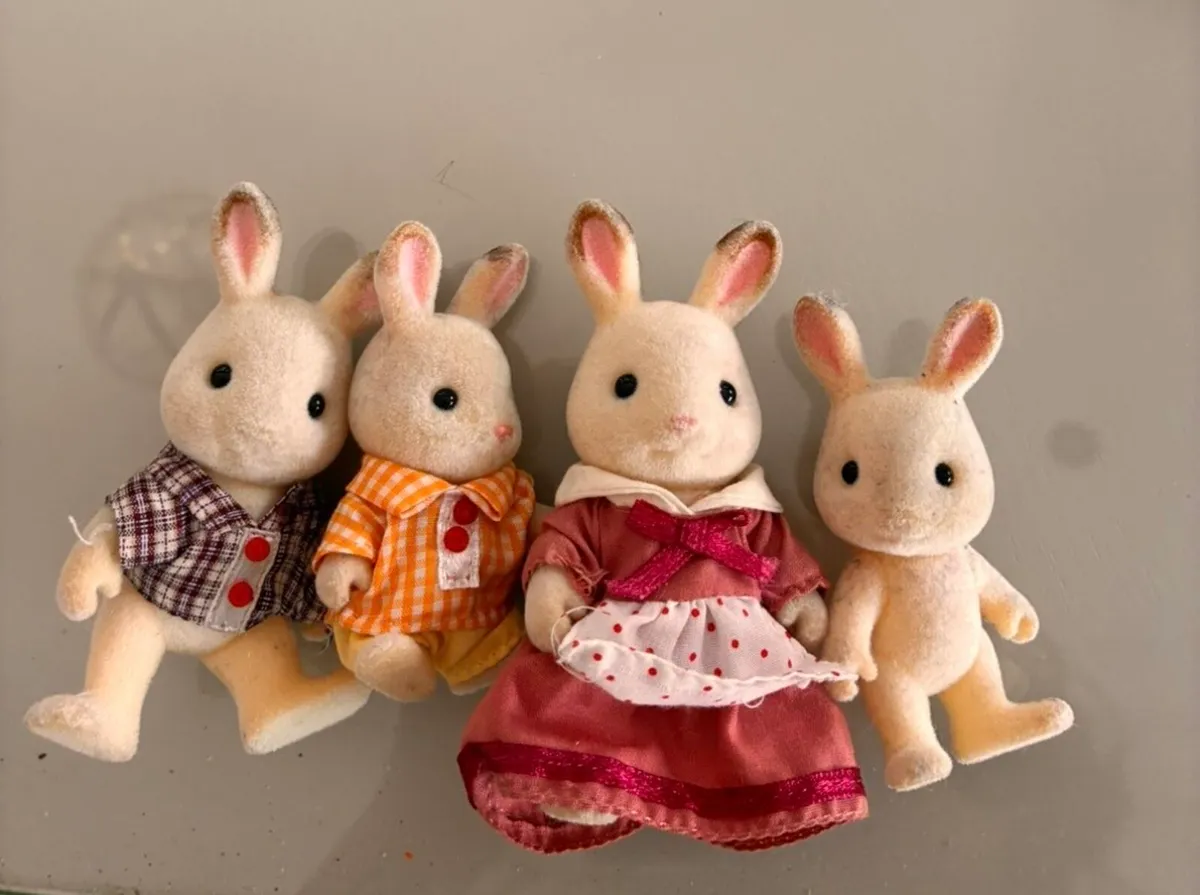 Sylvanian families - rabbits and kittens bundle - Image 1