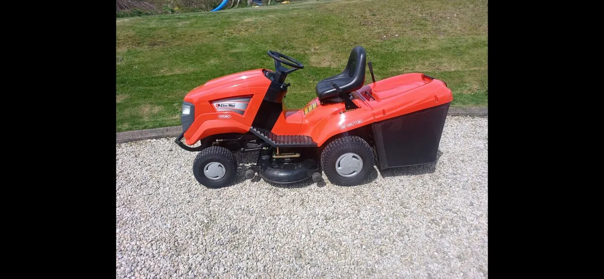 Oleo-mac ride on mower - Image 4