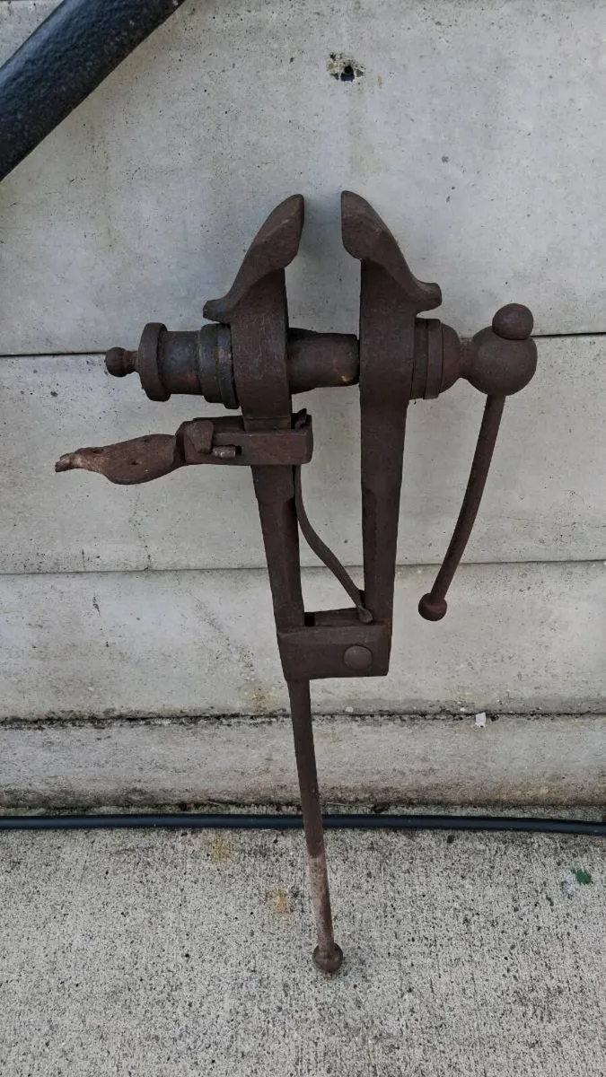 Blacksmiths vice - Image 3