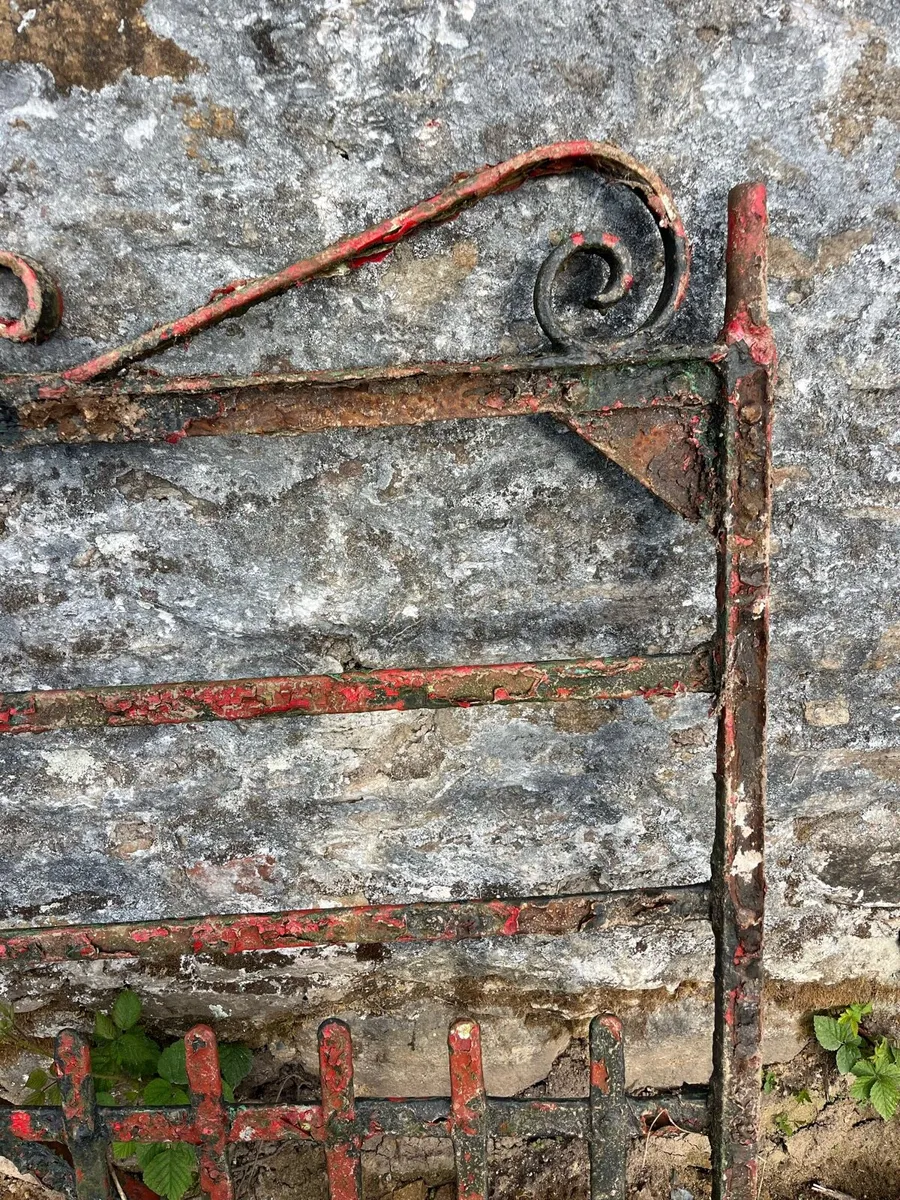 Forged gates 4 foot’6 - Image 4