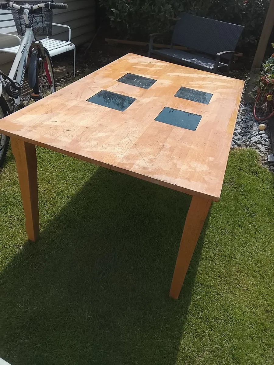Kichen table & 2 chairs free - Image 2