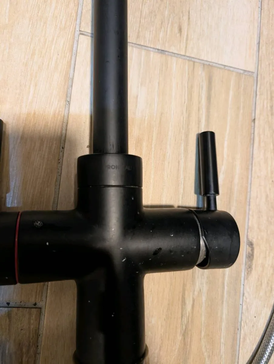 Abode Pronteau 3-in-1 Boiling Water Tap (Matt Blac - Image 3
