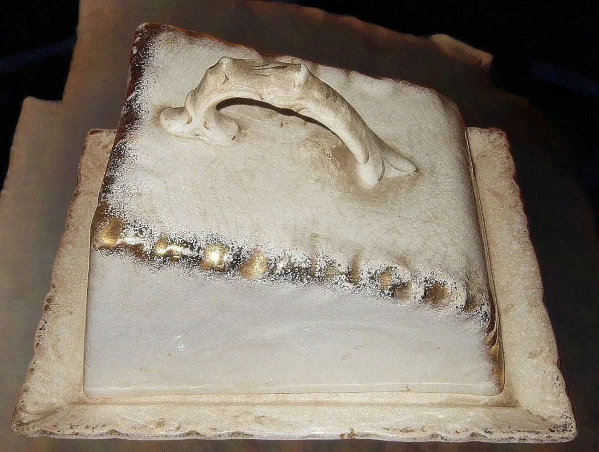 Ceramic Cheese Dish & Cover – Perfect Condition - Image 3