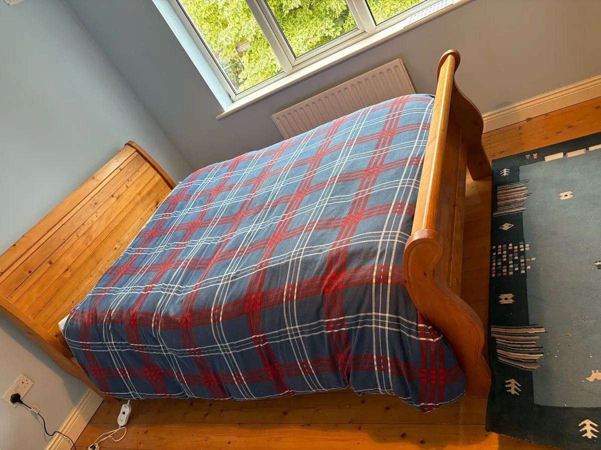 Bed - Image 2