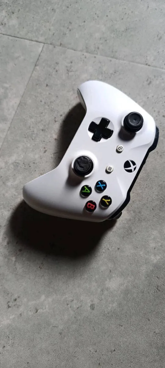 Xbox Controller - Image 1