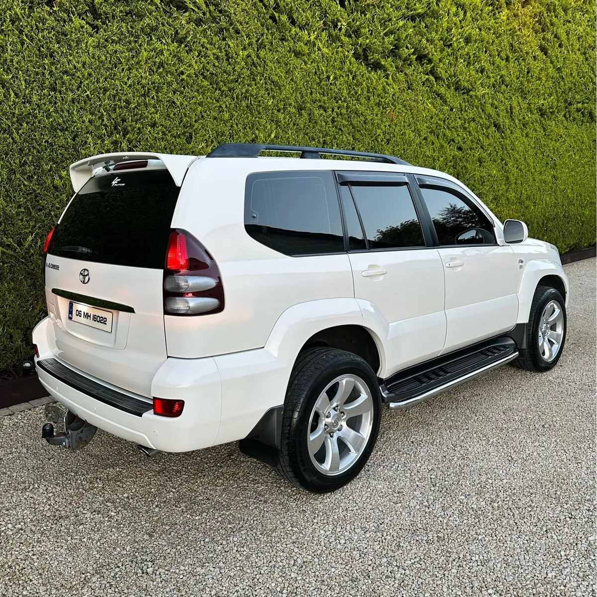 Toyota Landcruiser LC5 - Image 3
