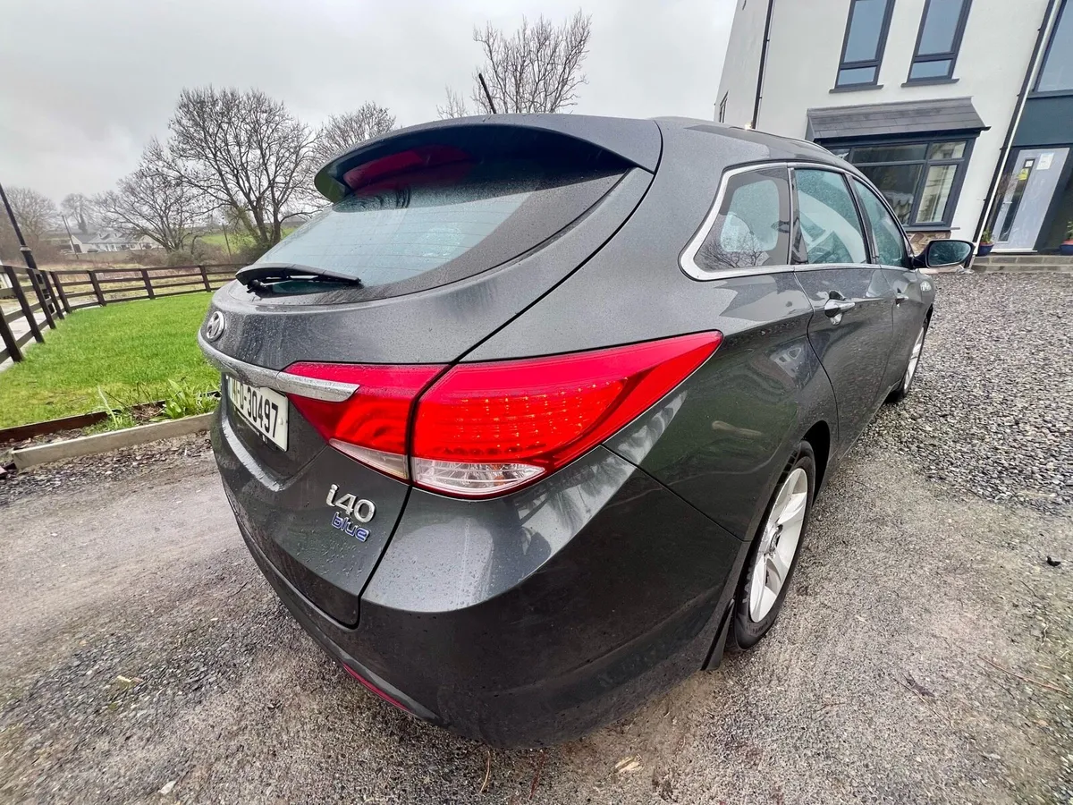 141 Hyundai i40 Estate 1.7d Swap Van - Image 2