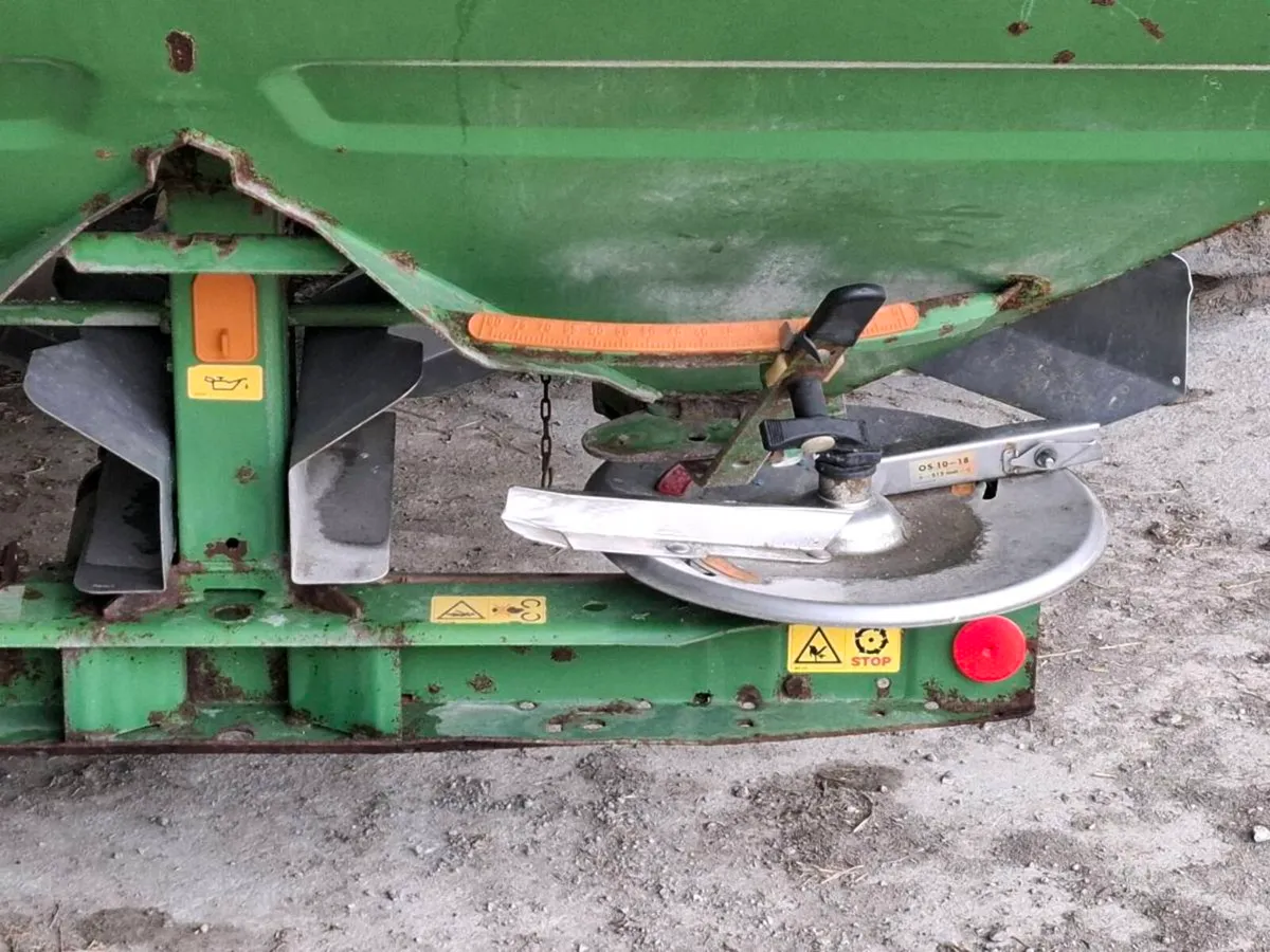 Fertiliser spreader - Image 4