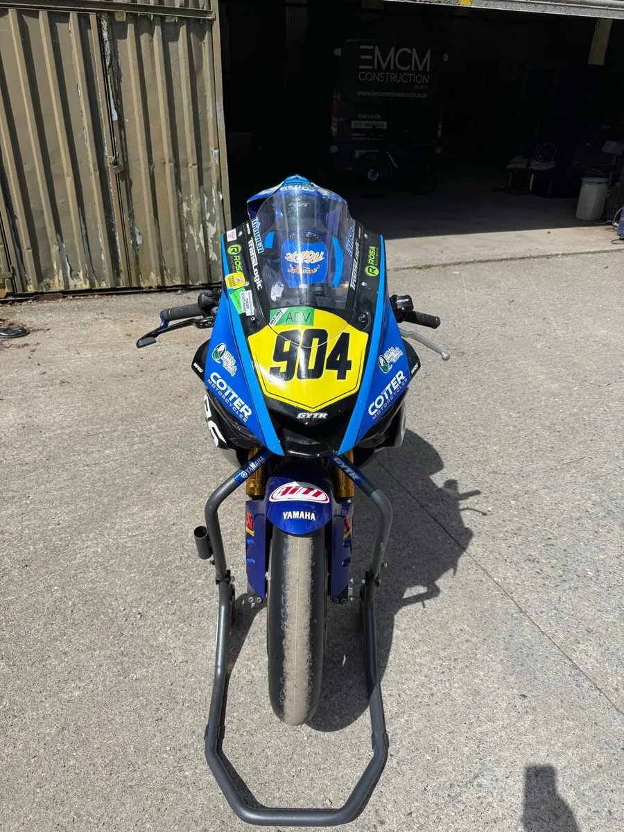 Yamaha R6 Race bike - Image 2
